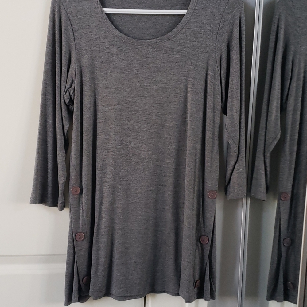 Loose fit stretchy top